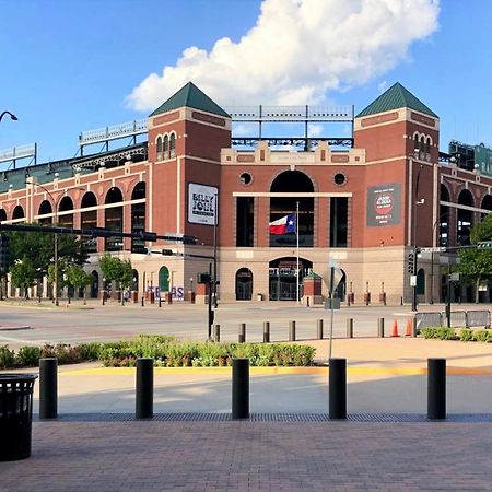 Family Friendly 2Bdrm-Walk To At&T/Cowboys Stadium أرلينغتون المظهر الخارجي الصورة