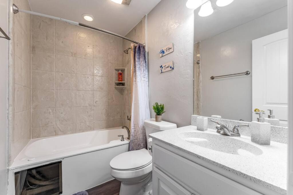 Family Friendly 2Bdrm-Walk To At&T/Cowboys Stadium أرلينغتون المظهر الخارجي الصورة