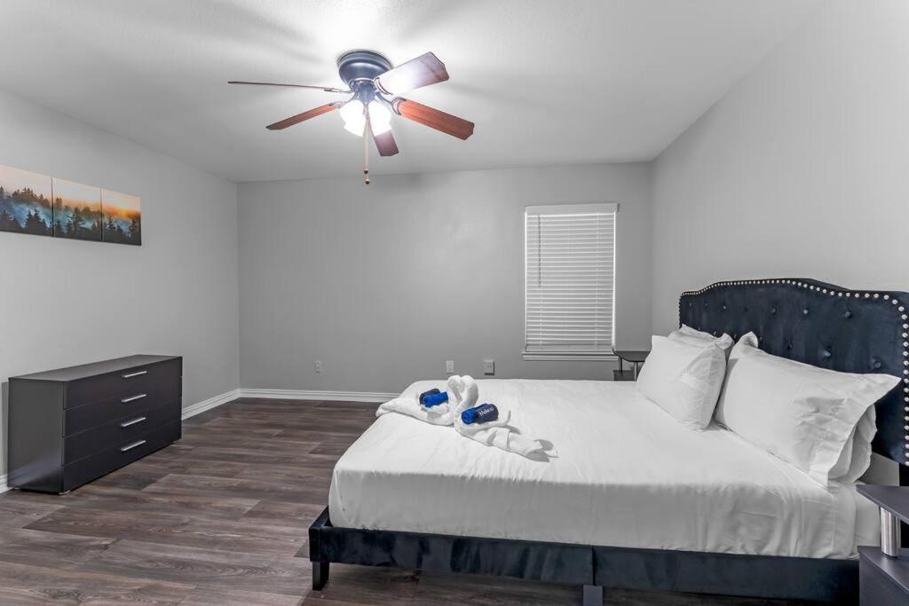 Family Friendly 2Bdrm-Walk To At&T/Cowboys Stadium أرلينغتون المظهر الخارجي الصورة