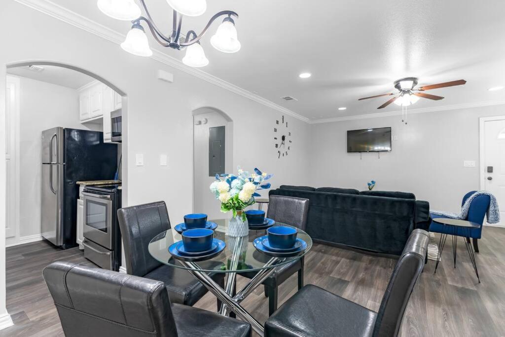 Family Friendly 2Bdrm-Walk To At&T/Cowboys Stadium أرلينغتون المظهر الخارجي الصورة