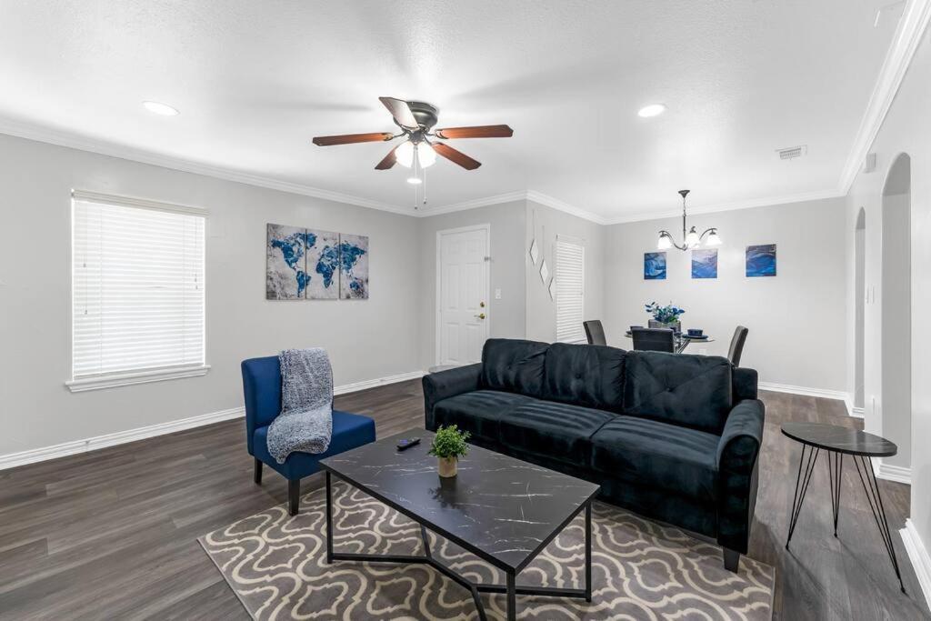 Family Friendly 2Bdrm-Walk To At&T/Cowboys Stadium أرلينغتون المظهر الخارجي الصورة