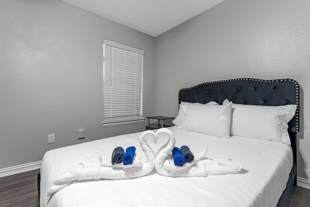Family Friendly 2Bdrm-Walk To At&T/Cowboys Stadium أرلينغتون المظهر الخارجي الصورة