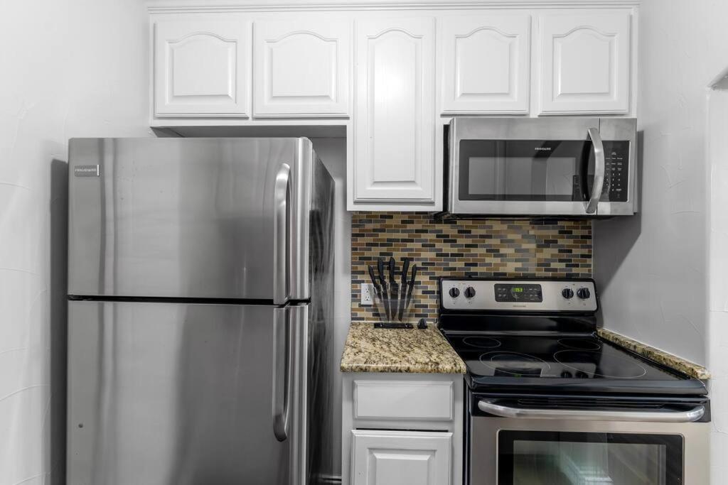 Family Friendly 2Bdrm-Walk To At&T/Cowboys Stadium أرلينغتون المظهر الخارجي الصورة