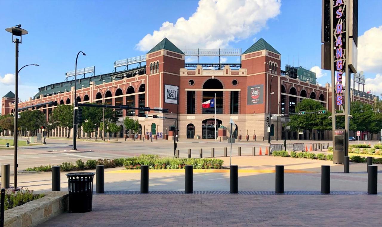 Family Friendly 2Bdrm-Walk To At&T/Cowboys Stadium أرلينغتون المظهر الخارجي الصورة